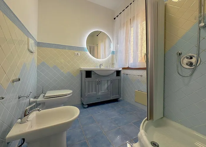 Erica - Near La Pelosa By Host Hero Villa